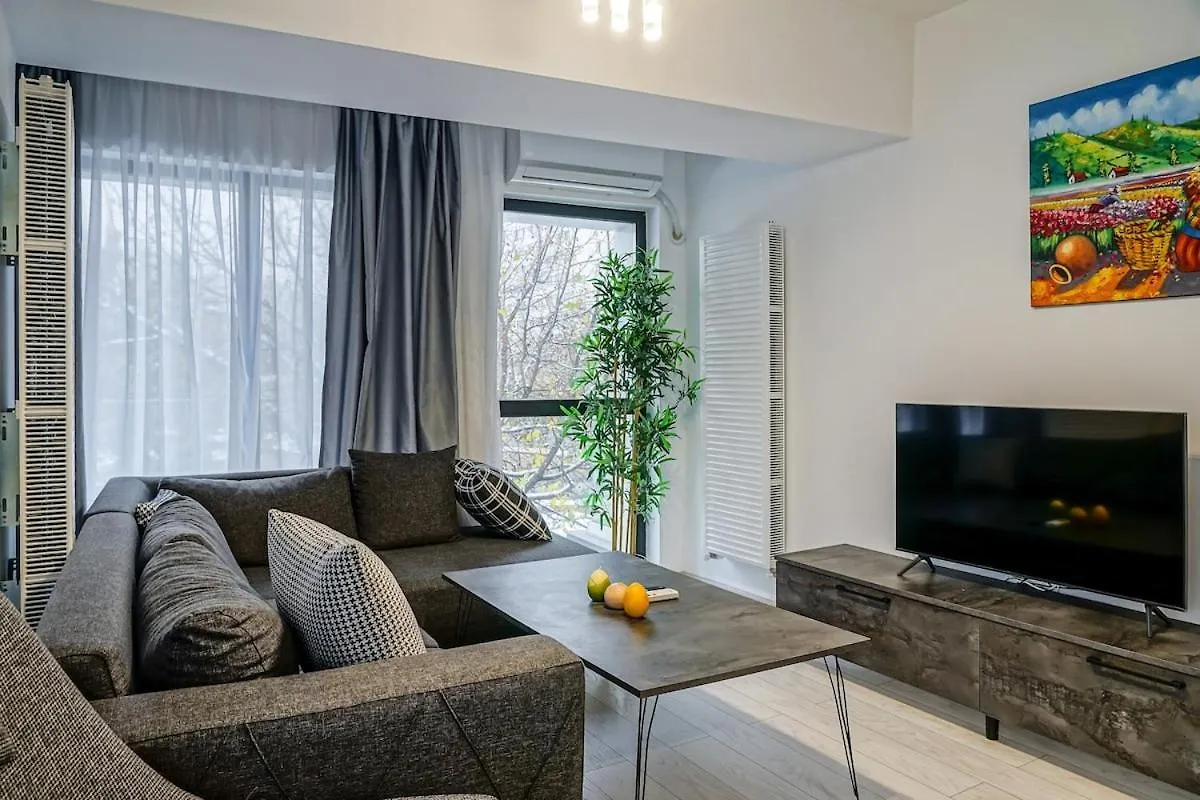Charming Oasis Apartment Bucharest