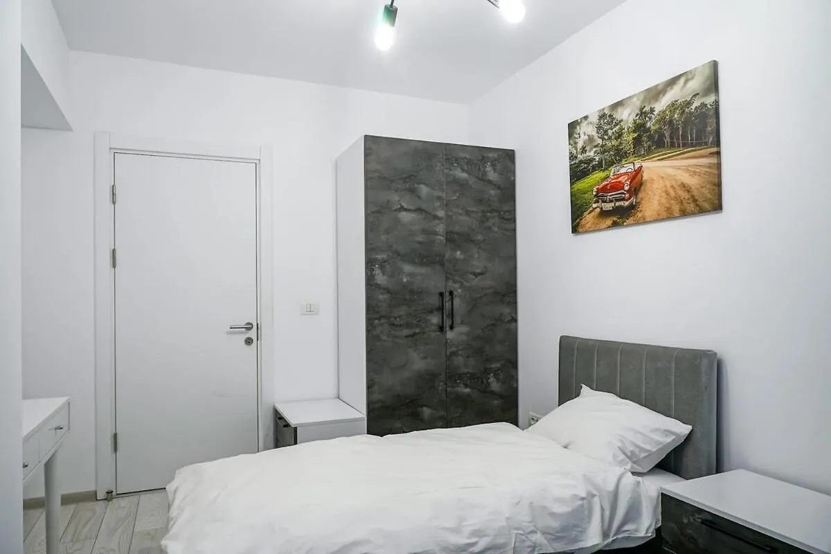 Charming Oasis Apartment Bucharest