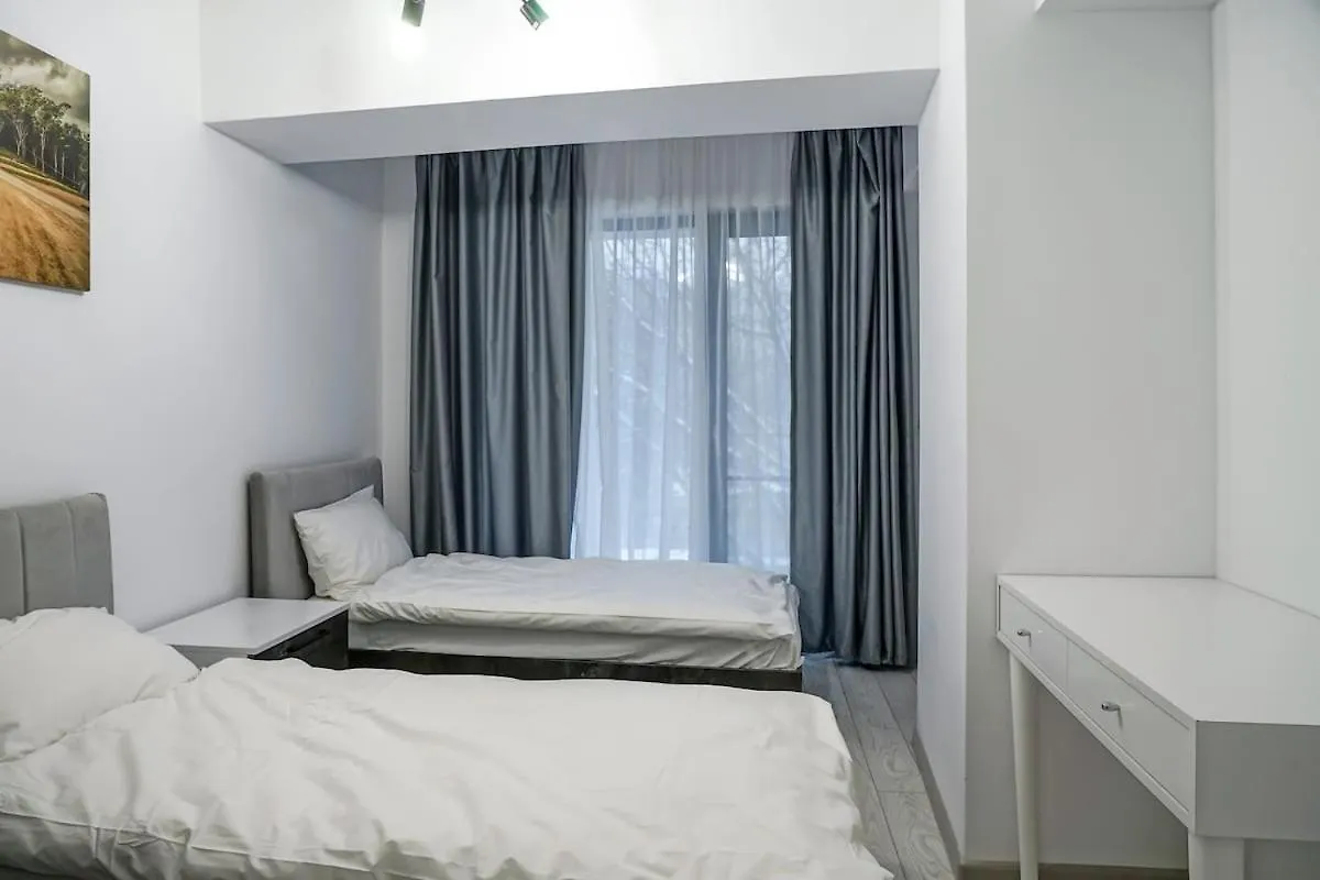 Charming Oasis Apartment Bucharest
