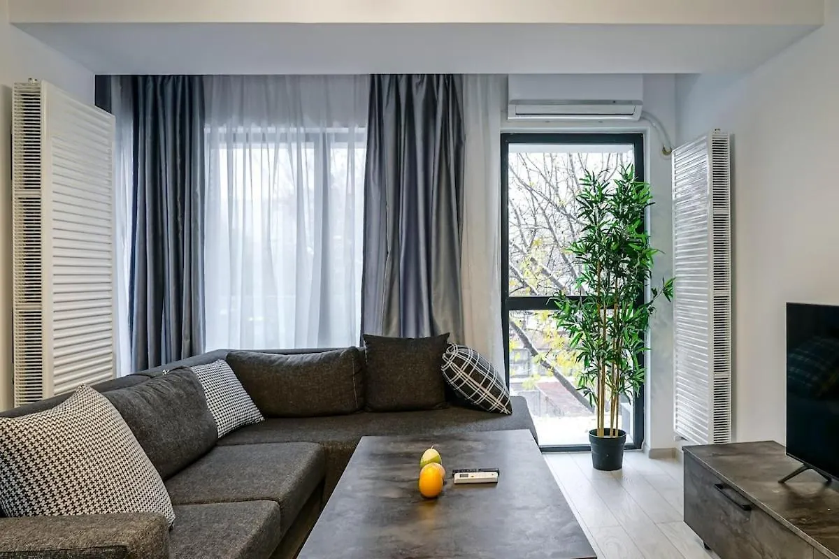 Charming Oasis Apartment Bucharest