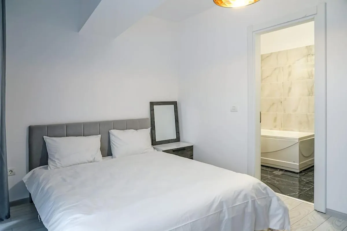Charming Oasis Apartment Bucharest